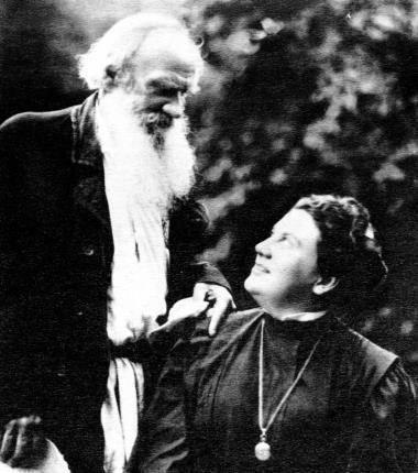 1909. Телятники. Лев Николаевич Толстой и Александра Львовна Толстая. Фтография - Чертков В.Г.