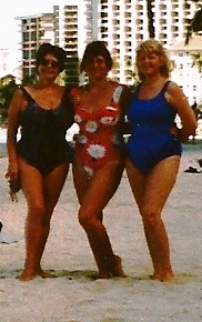 2004. Сёстры Тит на Гаваях