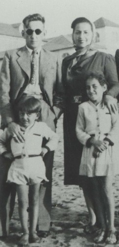 Boris Orjikh-Svetaev (Борис Оржих-Светаев) с женой Victoria Saavedra Rojas de Orjikh и дачерьми